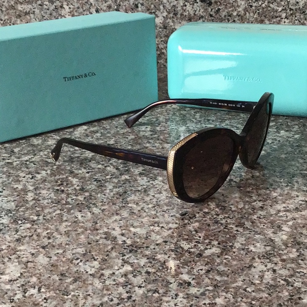 Tiffany & Co. Cat eye tortoise sunglasses - Picture 5 of 11